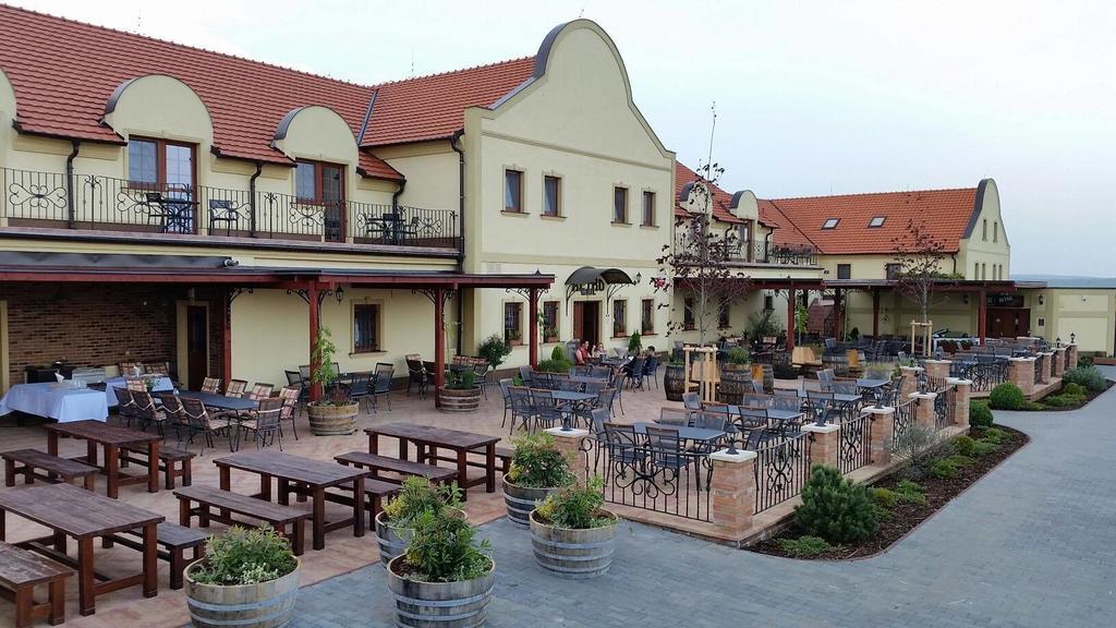 Vinarstvi U Kaplicky Hotel Zaječí Екстериор снимка