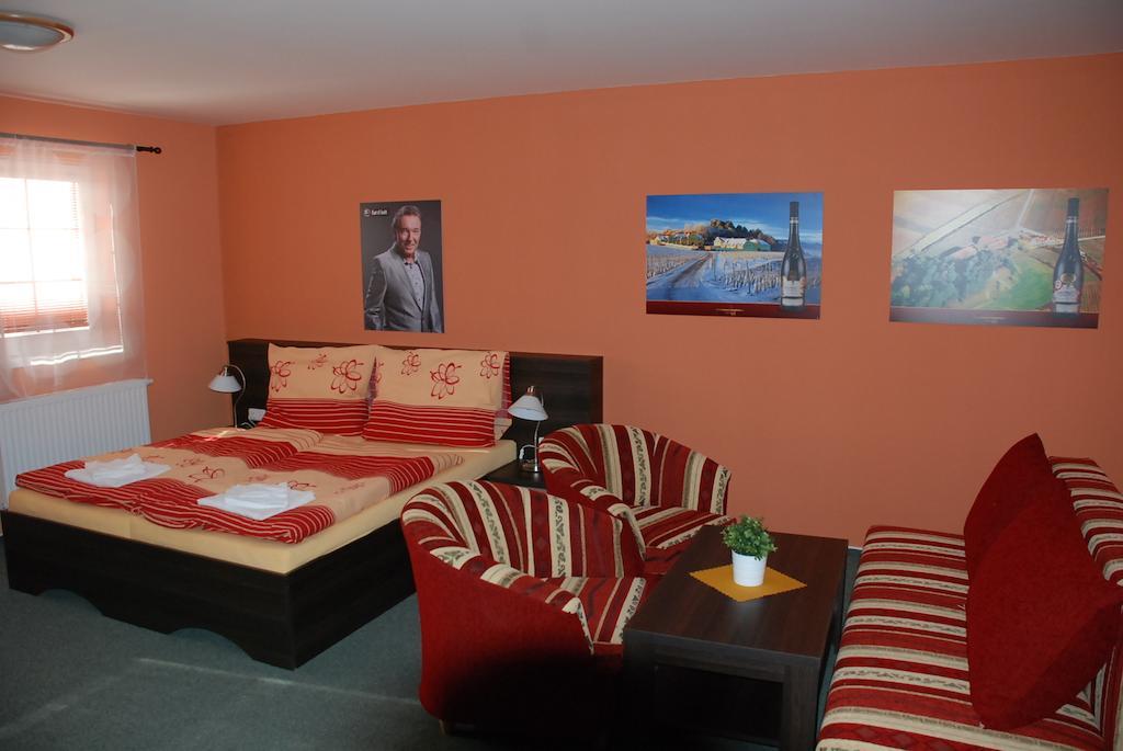 Vinarstvi U Kaplicky Hotel Zaječí Стая снимка