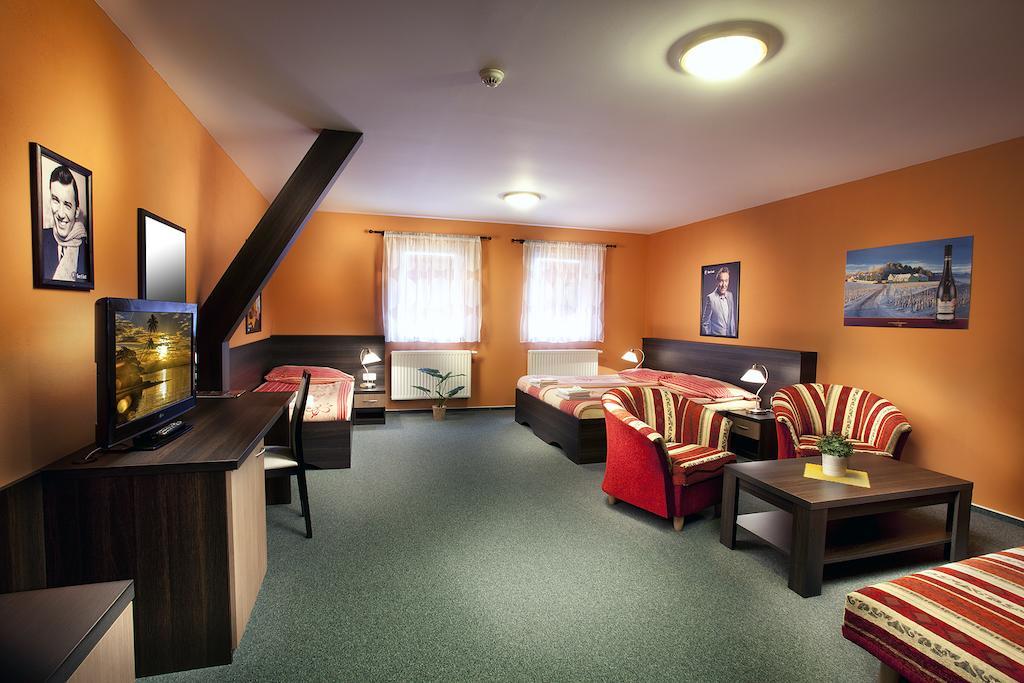 Vinarstvi U Kaplicky Hotel Zaječí Стая снимка
