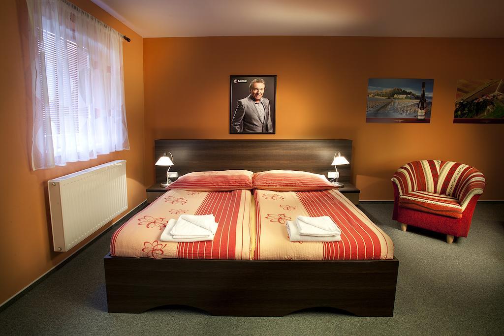 Vinarstvi U Kaplicky Hotel Zaječí Екстериор снимка